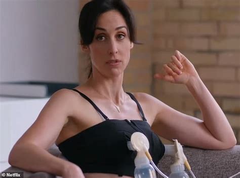 Fans Mock Workin Mom Star Catherine Reitman for Getting a Lip。